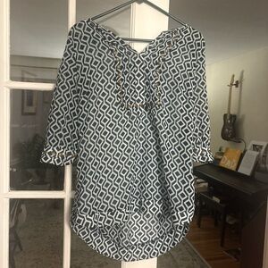 Geometric Patterned Blouse with bronze colored accents. Medium.